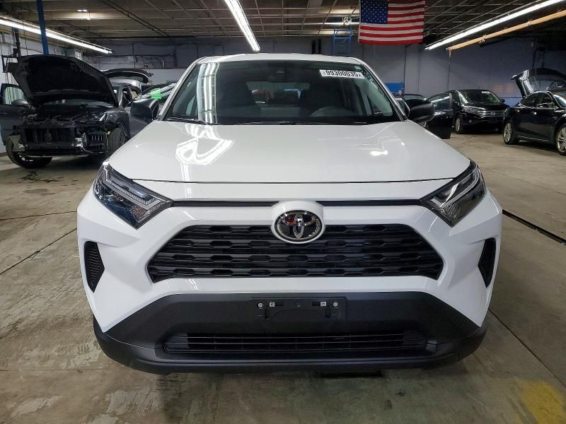 2025 Toyota Rav4 le