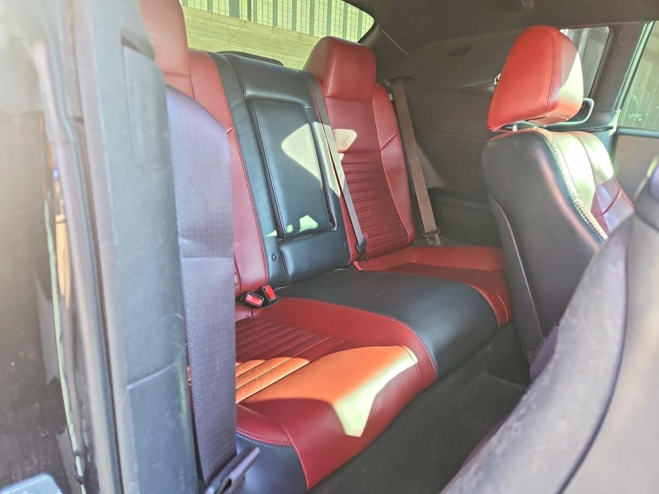 2014 Dodge Challenger sxt