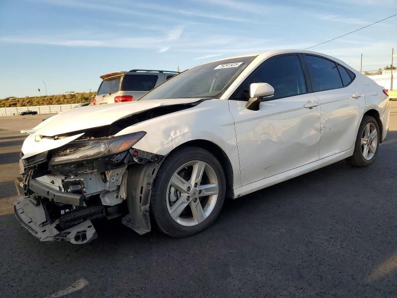 2025 Toyota Camry le