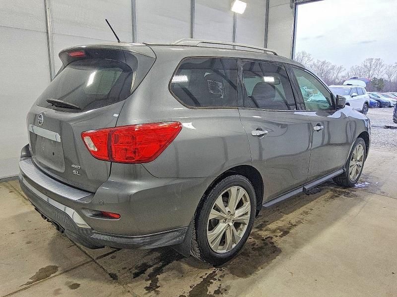 2018 Nissan Pathfinder s