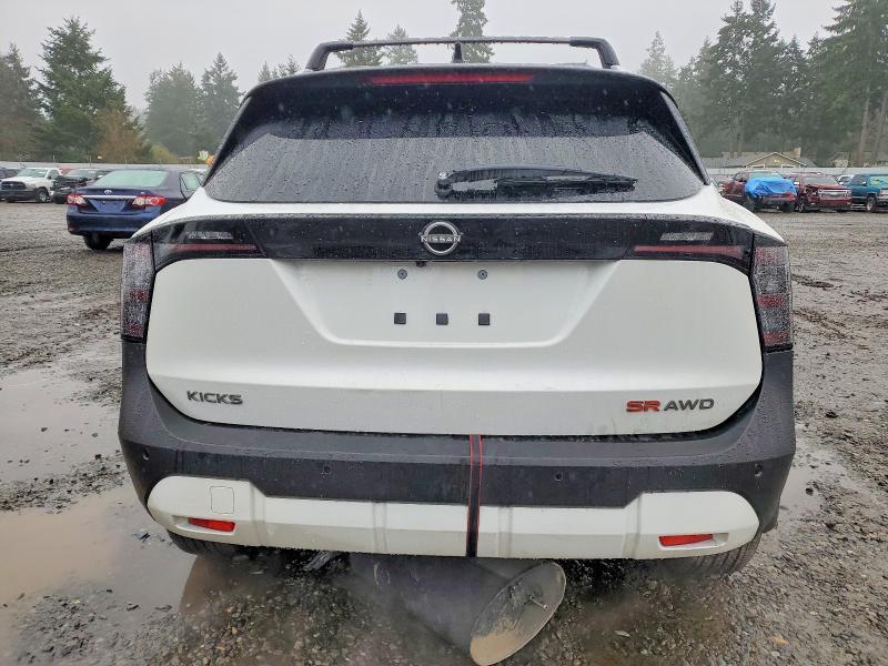 2025 Nissan Kicks sr