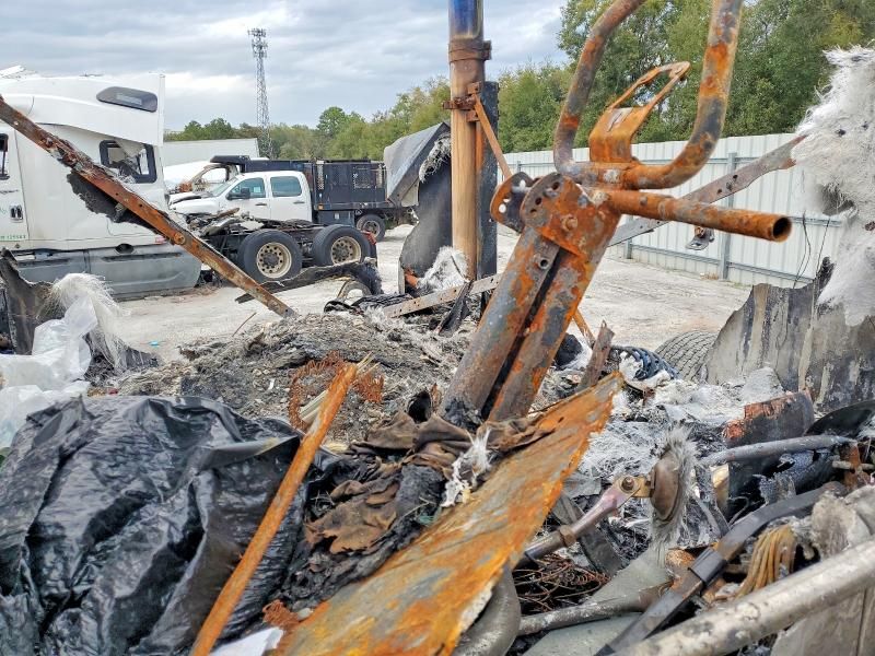 2015 Mack CXU613 Semi Truck