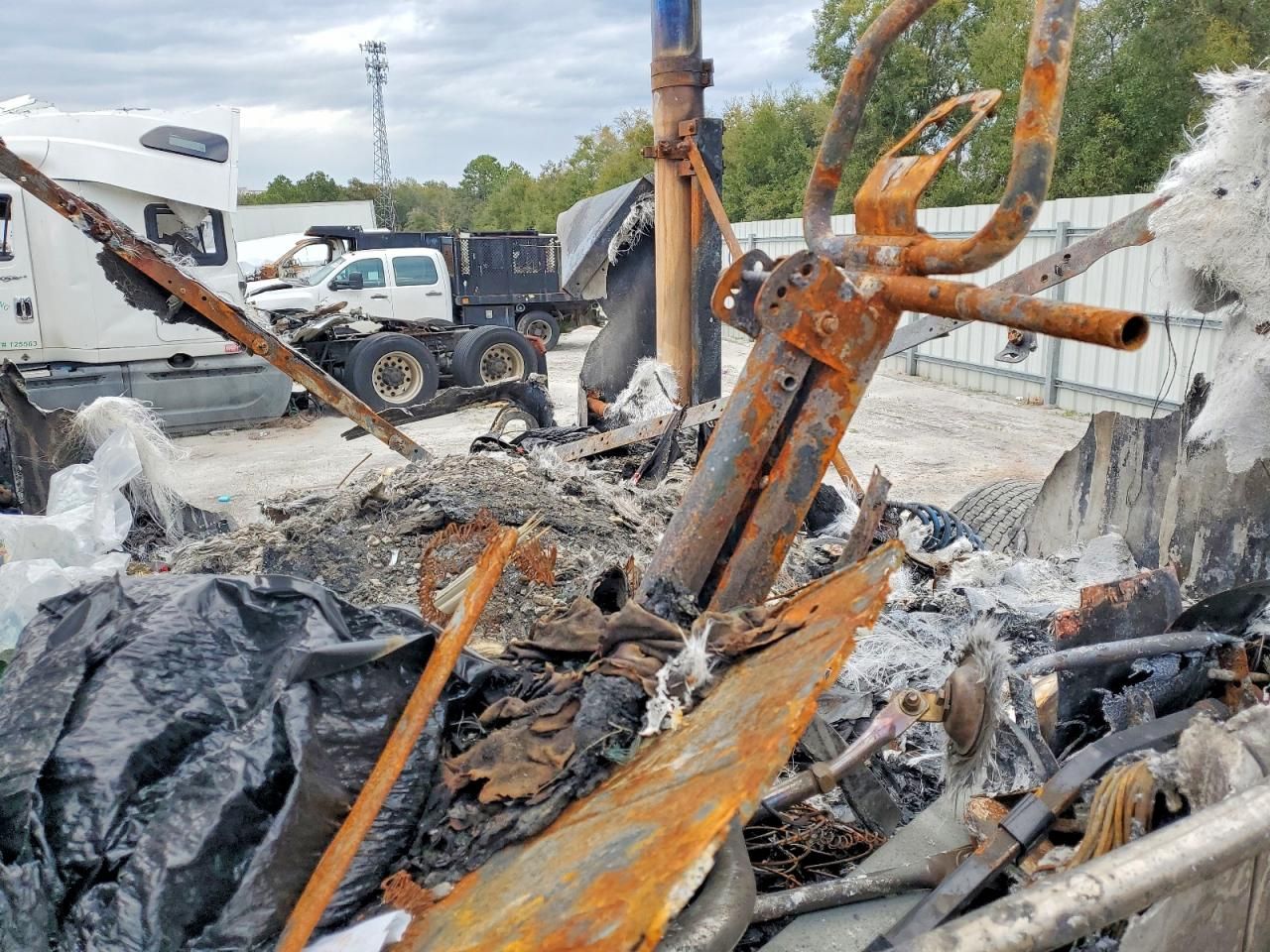 2015 Mack CXU613 Semi Truck