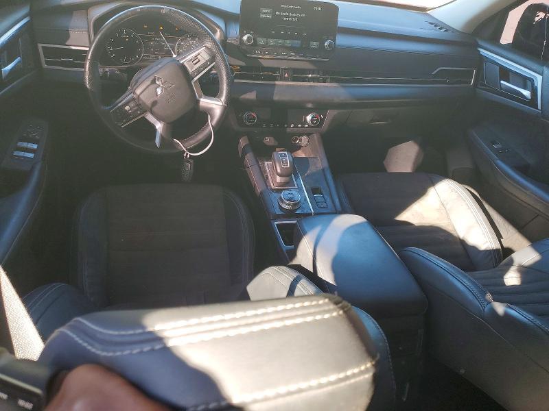 2023 Mitsubishi Outlander se