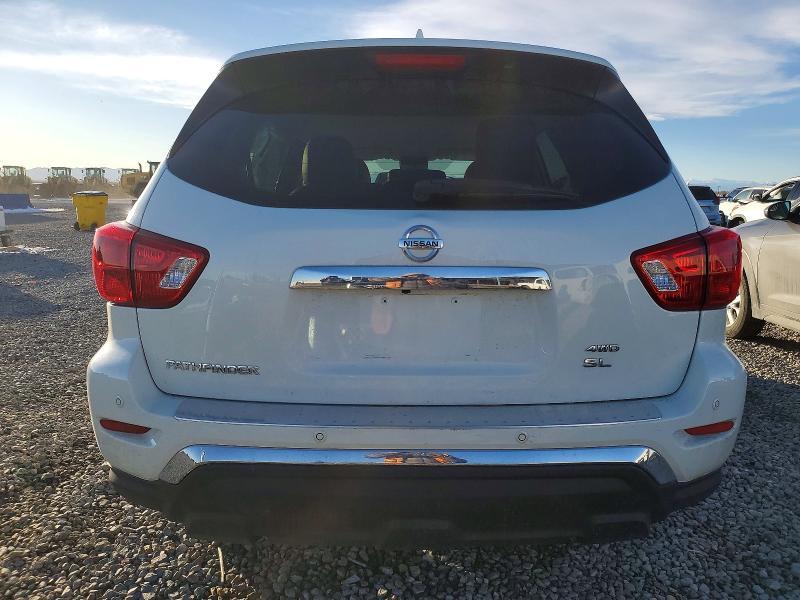 2020 Nissan Pathfinder sl