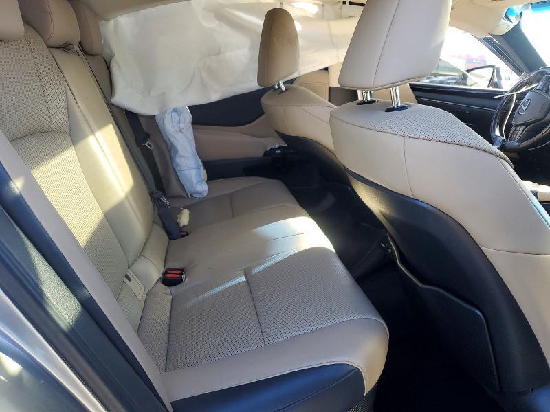 2019 Lexus ES