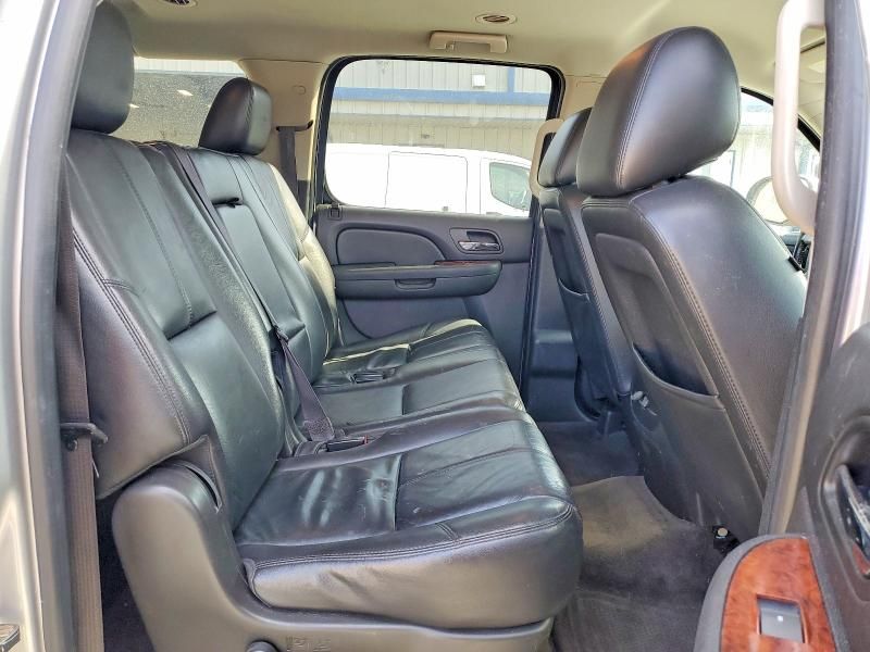 2014 Chevrolet Suburban C1500 lt