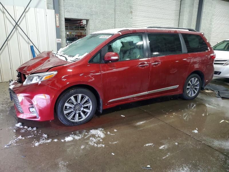 2020 Toyota Sienna xle