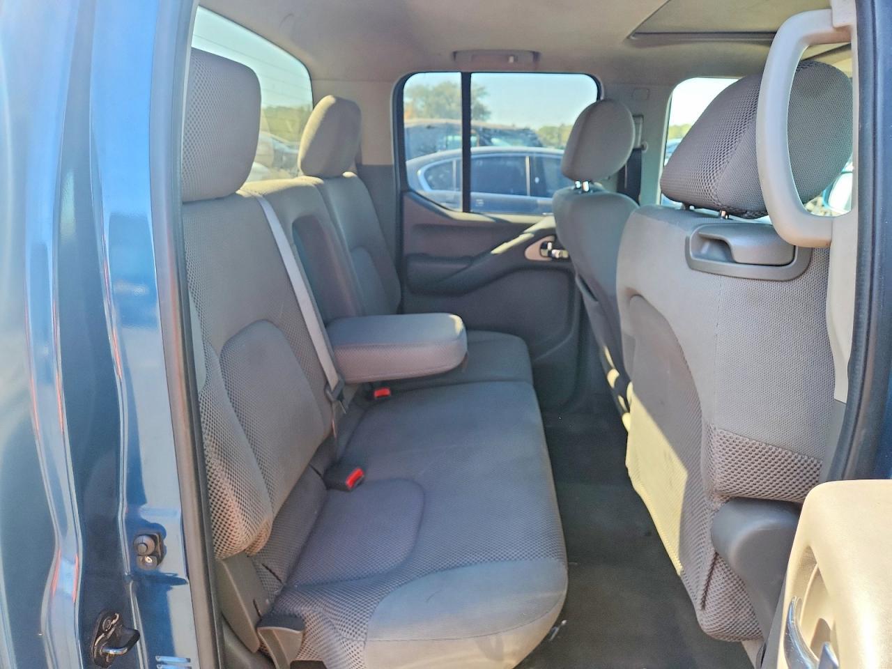 2005 Nissan Frontier SE