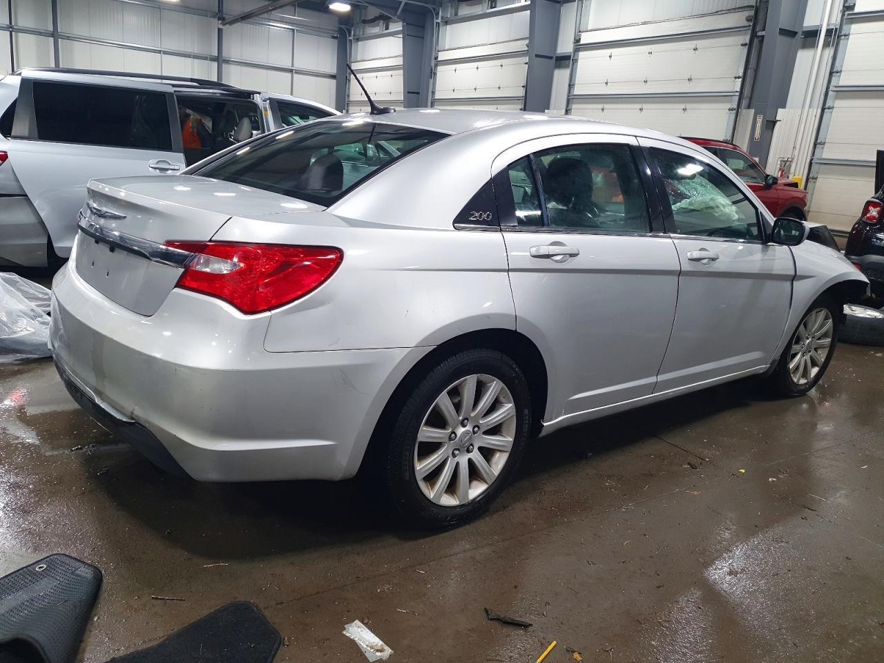 2012 Chrysler 200 Touring