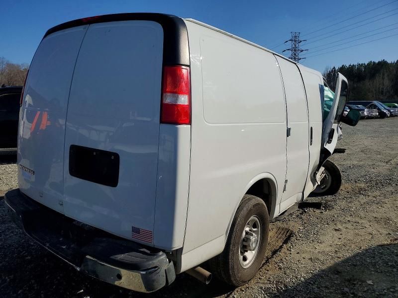 2018 Chev Express Carg