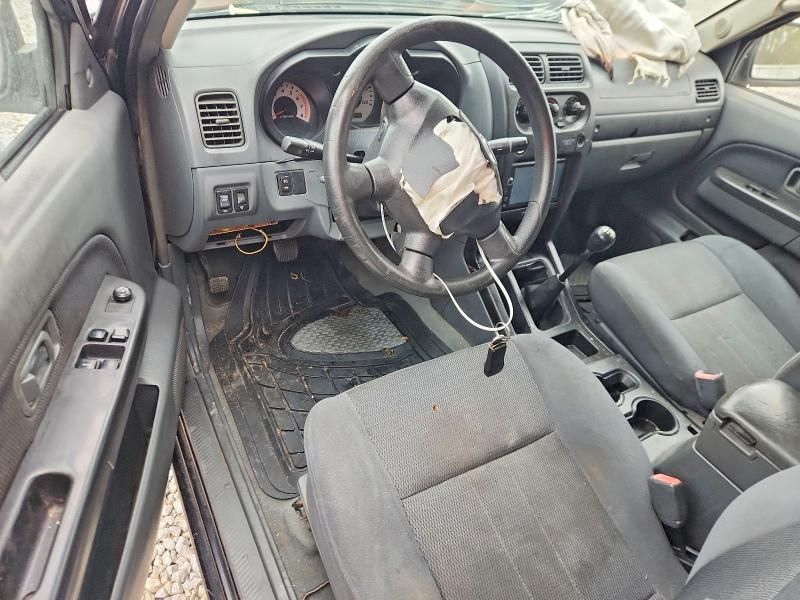 2004 Nissan Frontier King cab xe