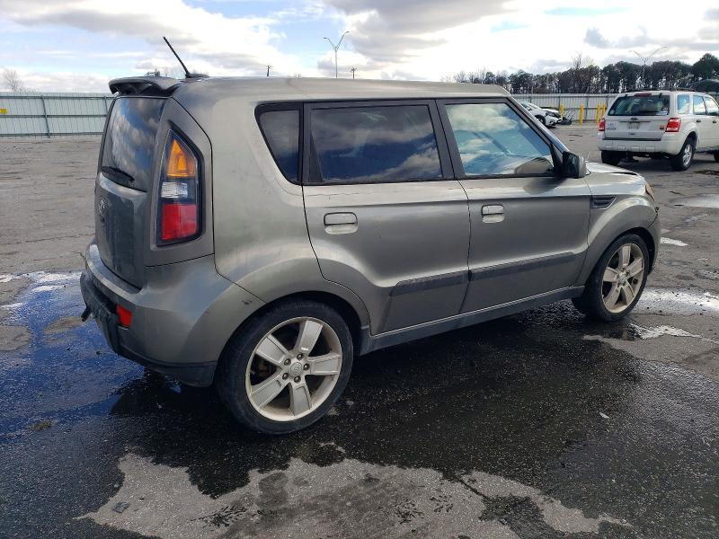 2010 KIA Soul +