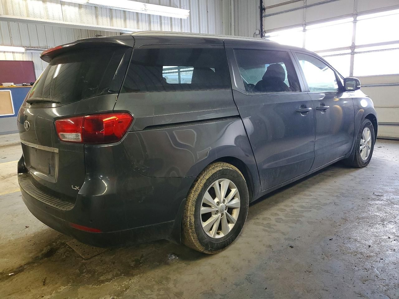 2016 KIA Sedona lx