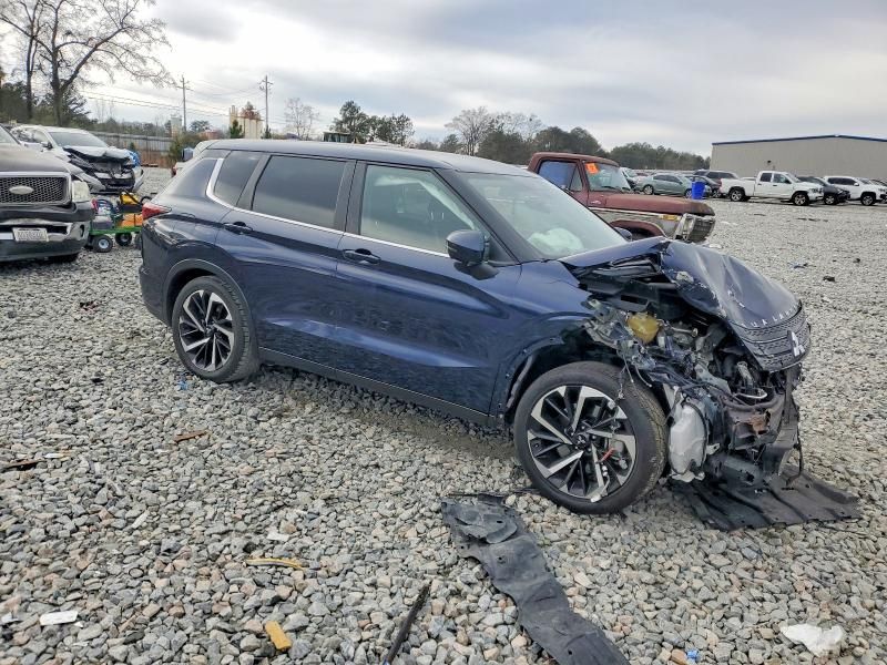2023 Mitsubishi Outlander se