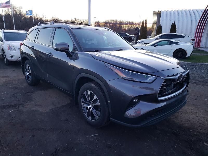 2022 Toyota Highlander xle