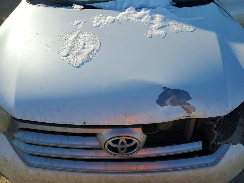 2013 Toyota Highlander Base