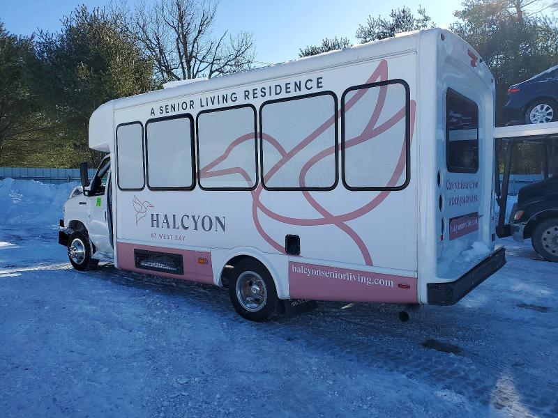 2021 Ford Econoline E350 Super Duty Cutaway Van