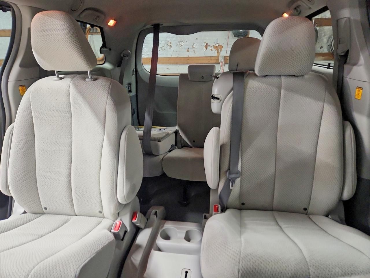 2012 Toyota Sienna le