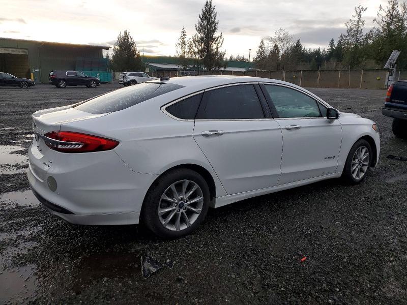 2017 Ford Fusion se Hybrid