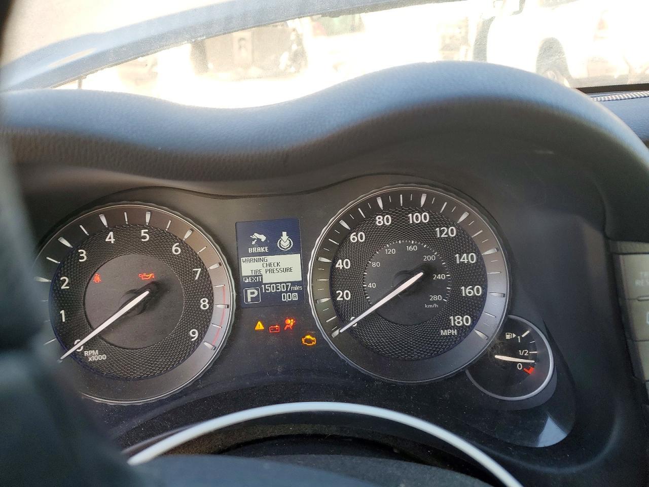 2016 Infiniti Q70 3.7