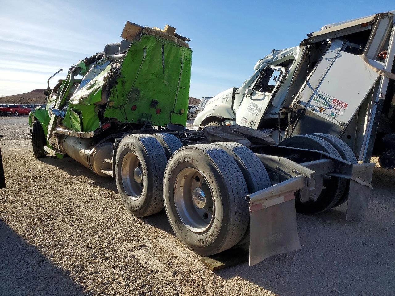 2019 Freigliner 2019 Freightliner Coronado Semi Truck