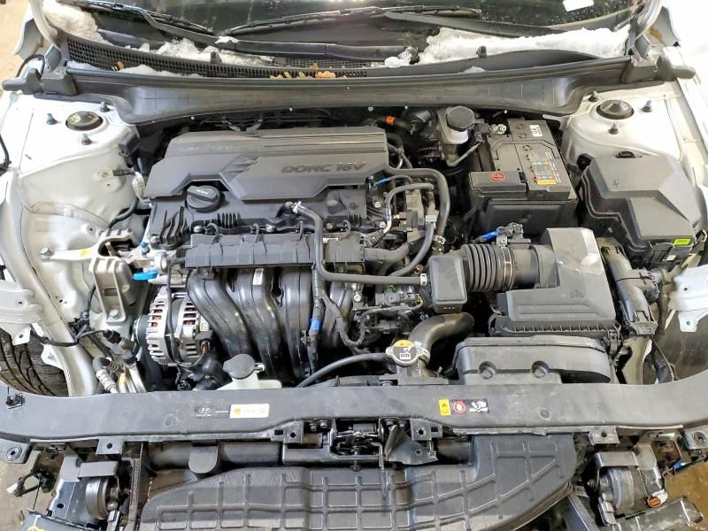 2025 Hyundai Elantra Luxury