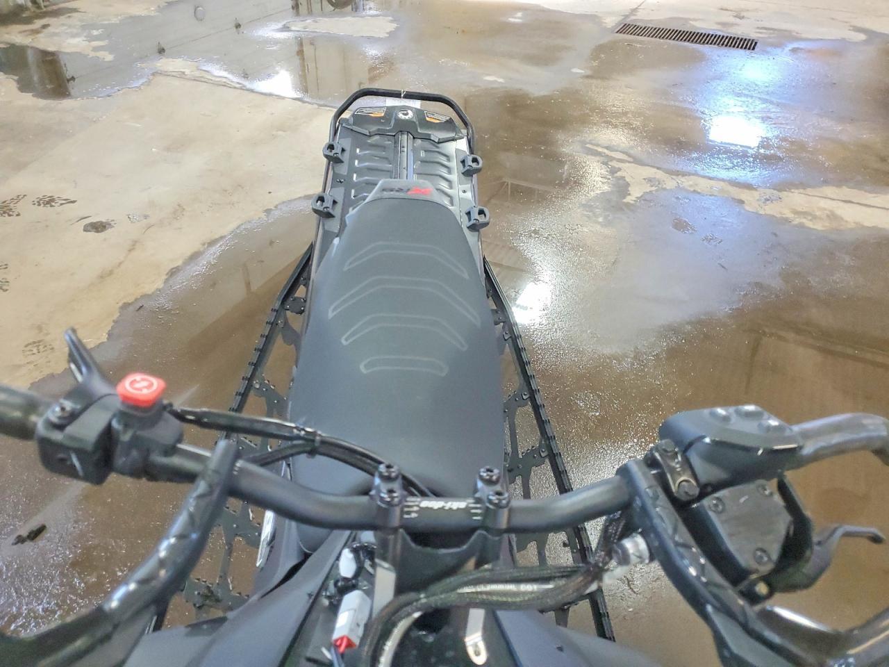 2025 Skidoo Backcountry XRS 850 Snowmobile