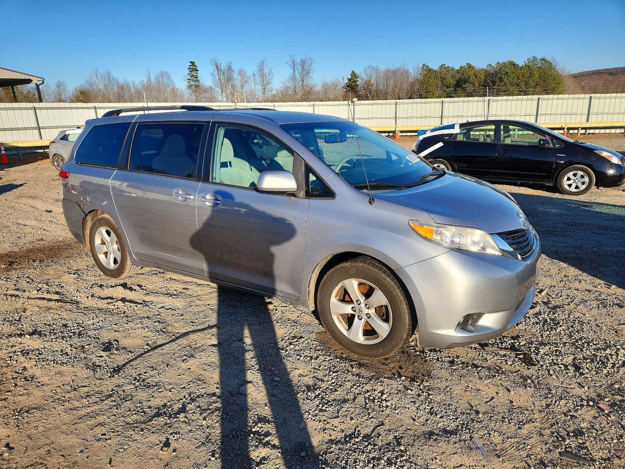 2011 Toyota Sienna le
