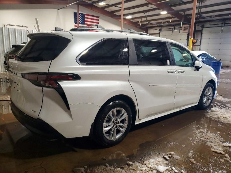 2026 Toyota Sienna xle