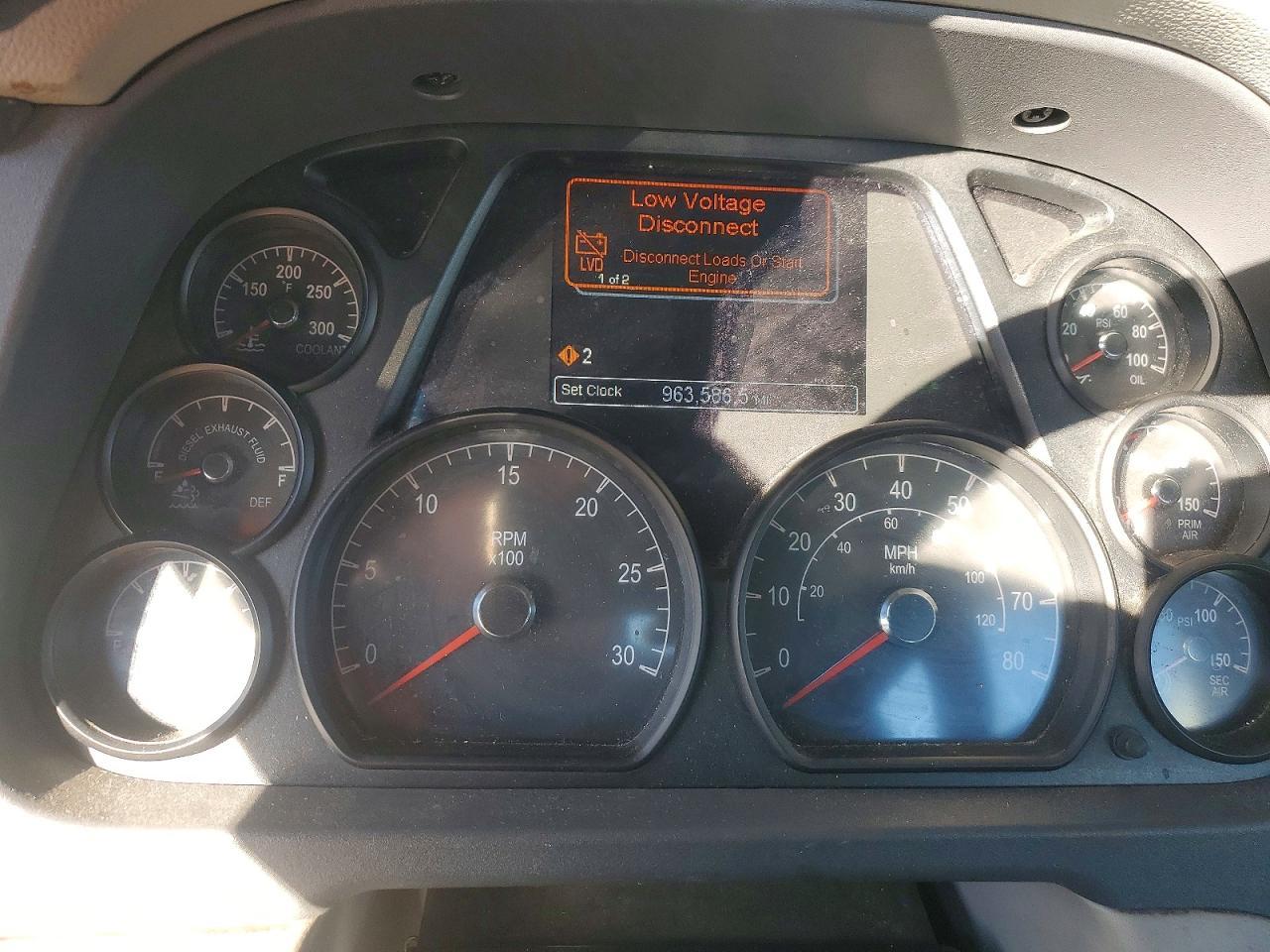 2018 Peterbilt 579 Semi Truck