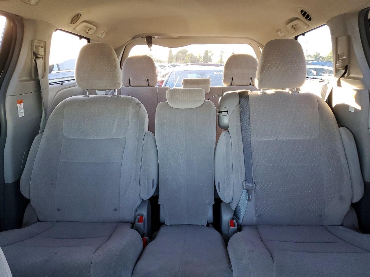 2015 Toyota Sienna le