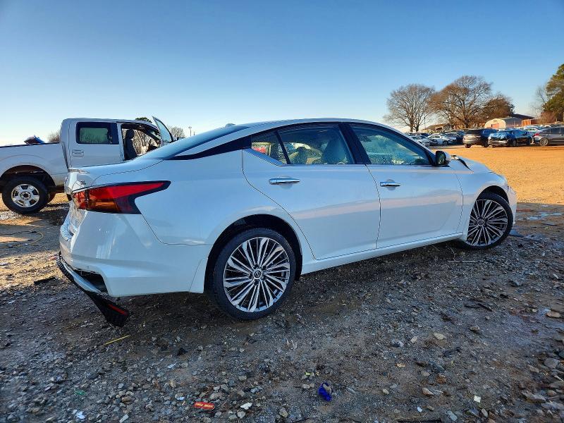 2023 Nissan Altima sl