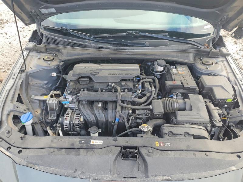 2025 Hyundai Elantra se