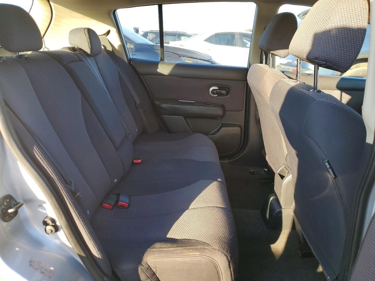2009 Nissan Versa s