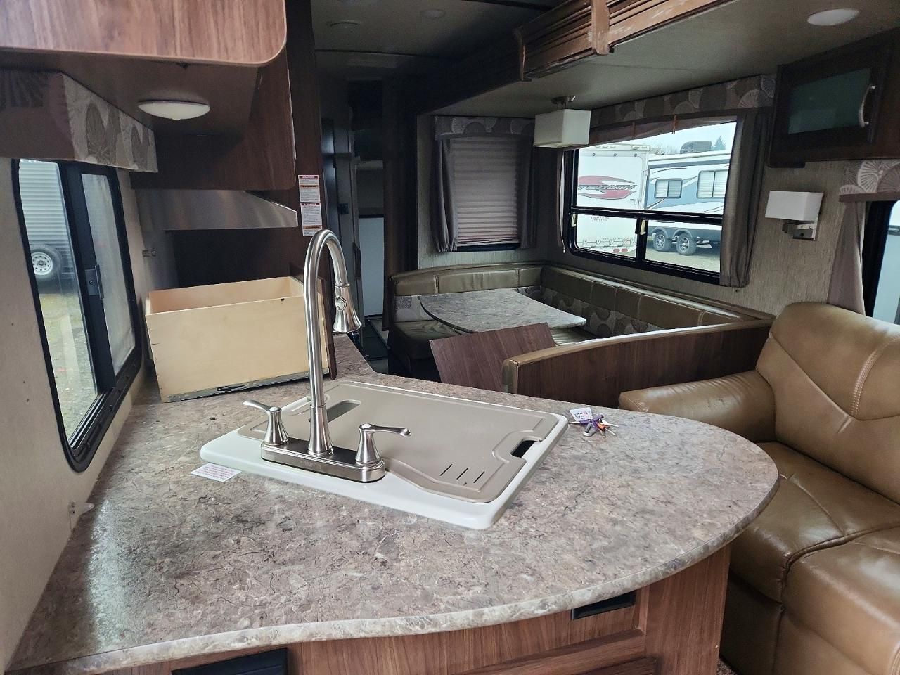 2016 Dutchmen Denali