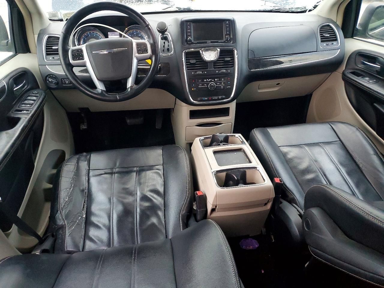 2013 Chrysler Town & Country Touring