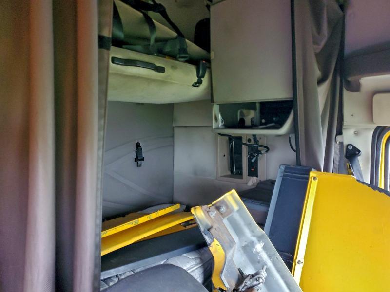 2013 Volvo Vnl Semi Truck
