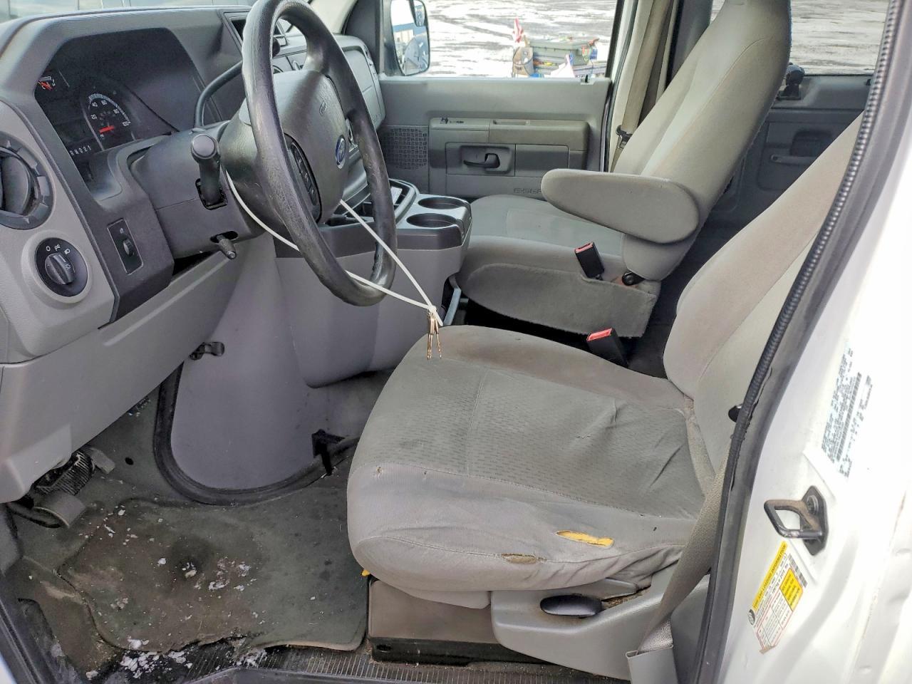 2010 Ford Econoline E350 Super Duty Wagon