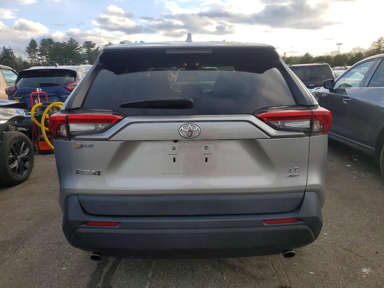 2021 Toyota Rav4 le