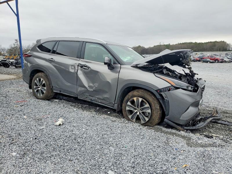 2026 Toyota Highlander xle