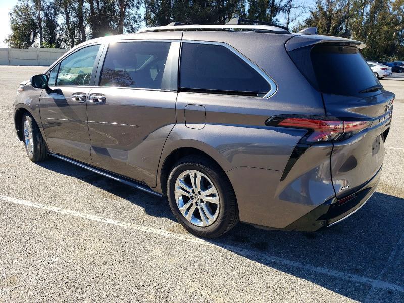 2023 Toyota Sienna Limited