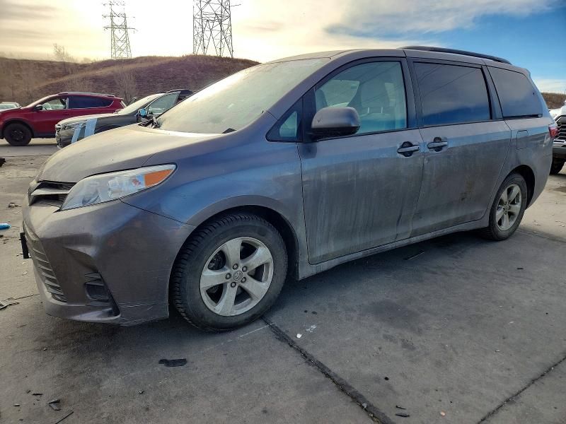 2019 Toyota Sienna le