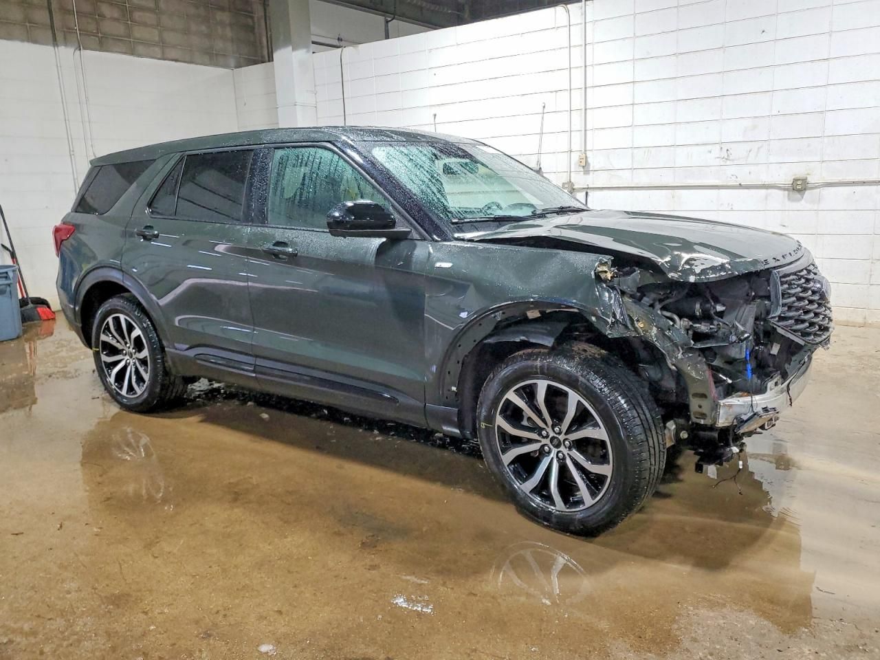 2022 Ford Explorer St-line