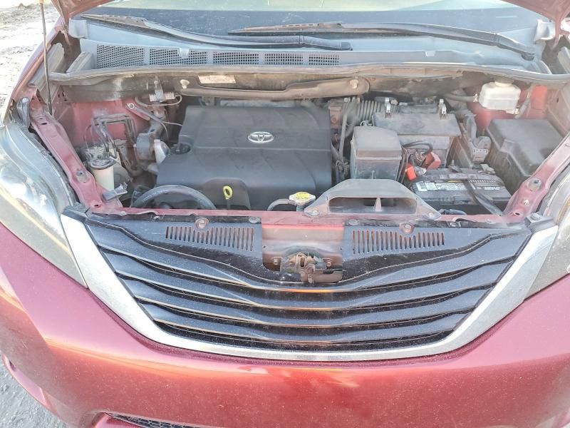 2014 Toyota Sienna le