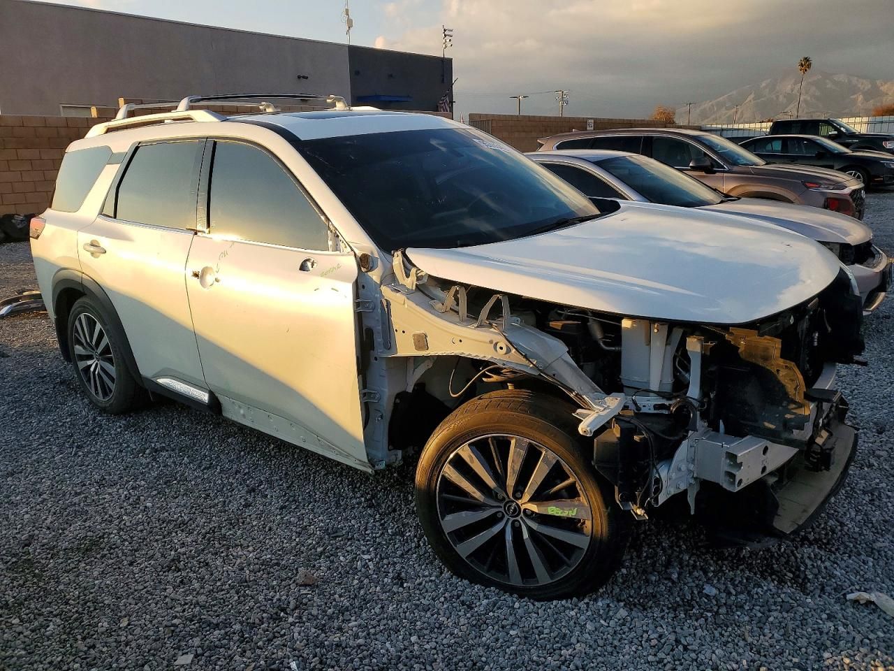 2022 Nissan Pathfinder Platinum