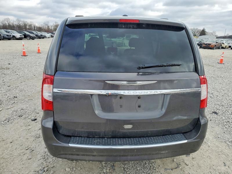 2015 Chrysler Town & Country lx