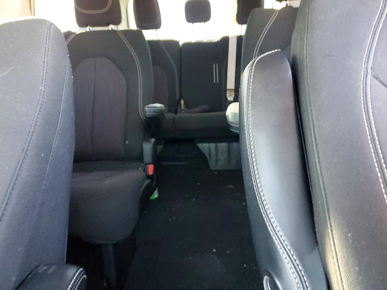 2020 Chrysler Voyager lx