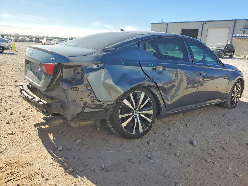 2020 Nissan Altima sr