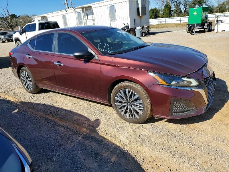 2024 Nissan Altima sv